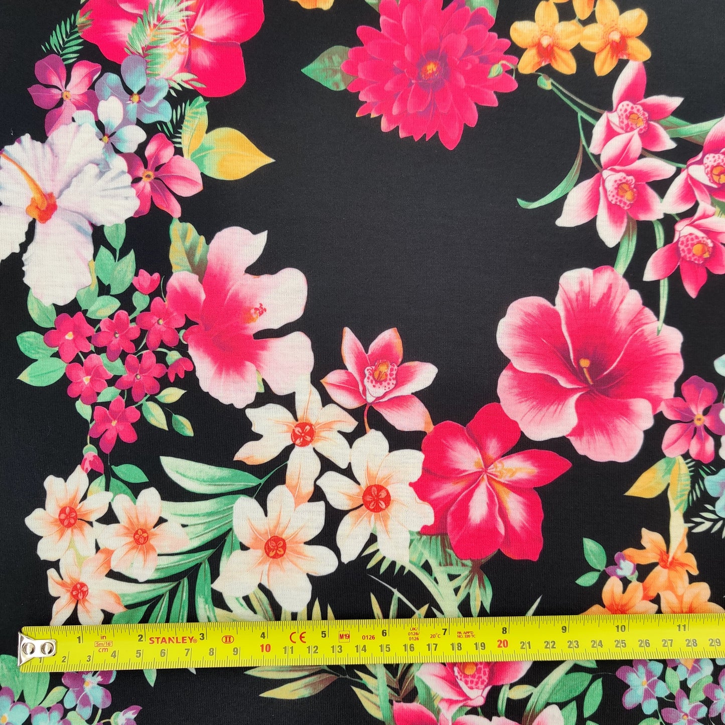 FS570 Floral | Fabric | Fabric, floral, SALE, spun poly, Spun Polyester, Spun Polyester Elastane, tropical | Fabric Styles