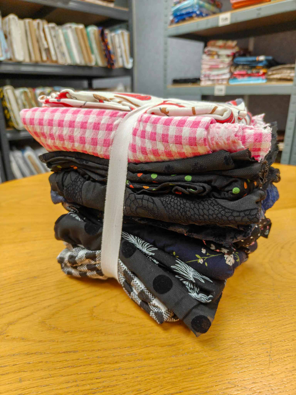 Fabric Bundle - 2kg Assorted Fabrics - 4 metre+ equivalent