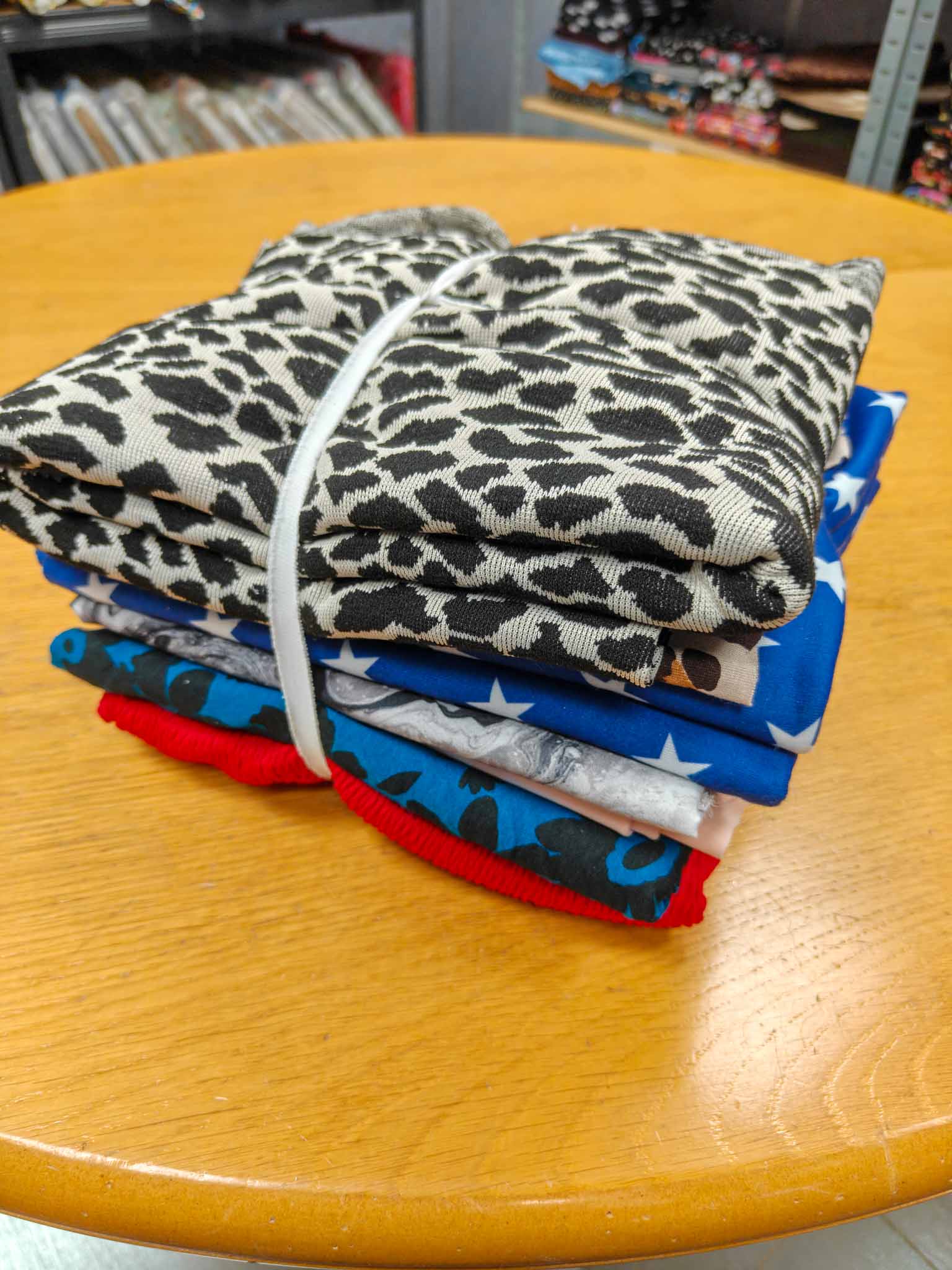 Fabric Bundle - 2kg Assorted Fabrics - 4 metre+ equivalent