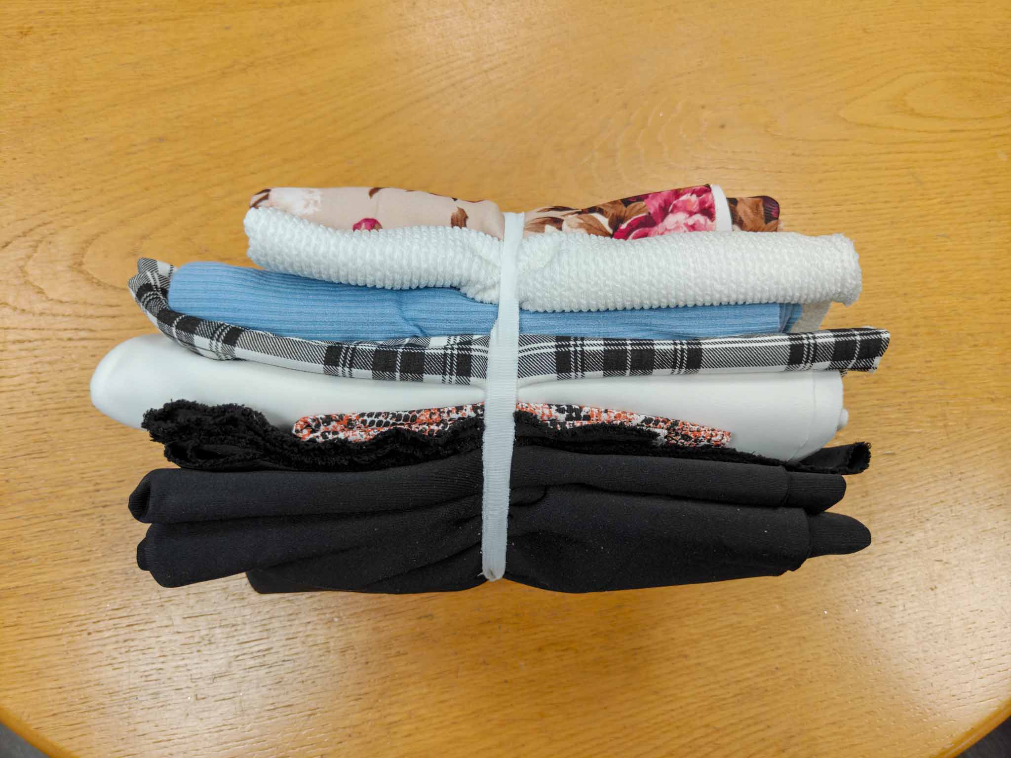 Fabric Bundle - 2kg Assorted Fabrics - 4 metre+ equivalent