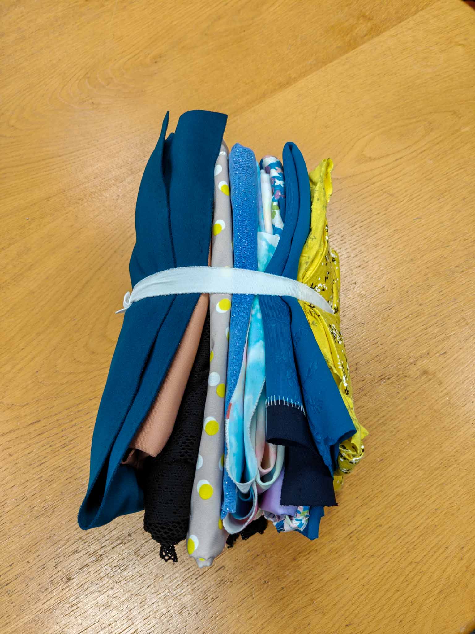 Fabric Bundle - 2kg Assorted Fabrics - 4 metre+ equivalent