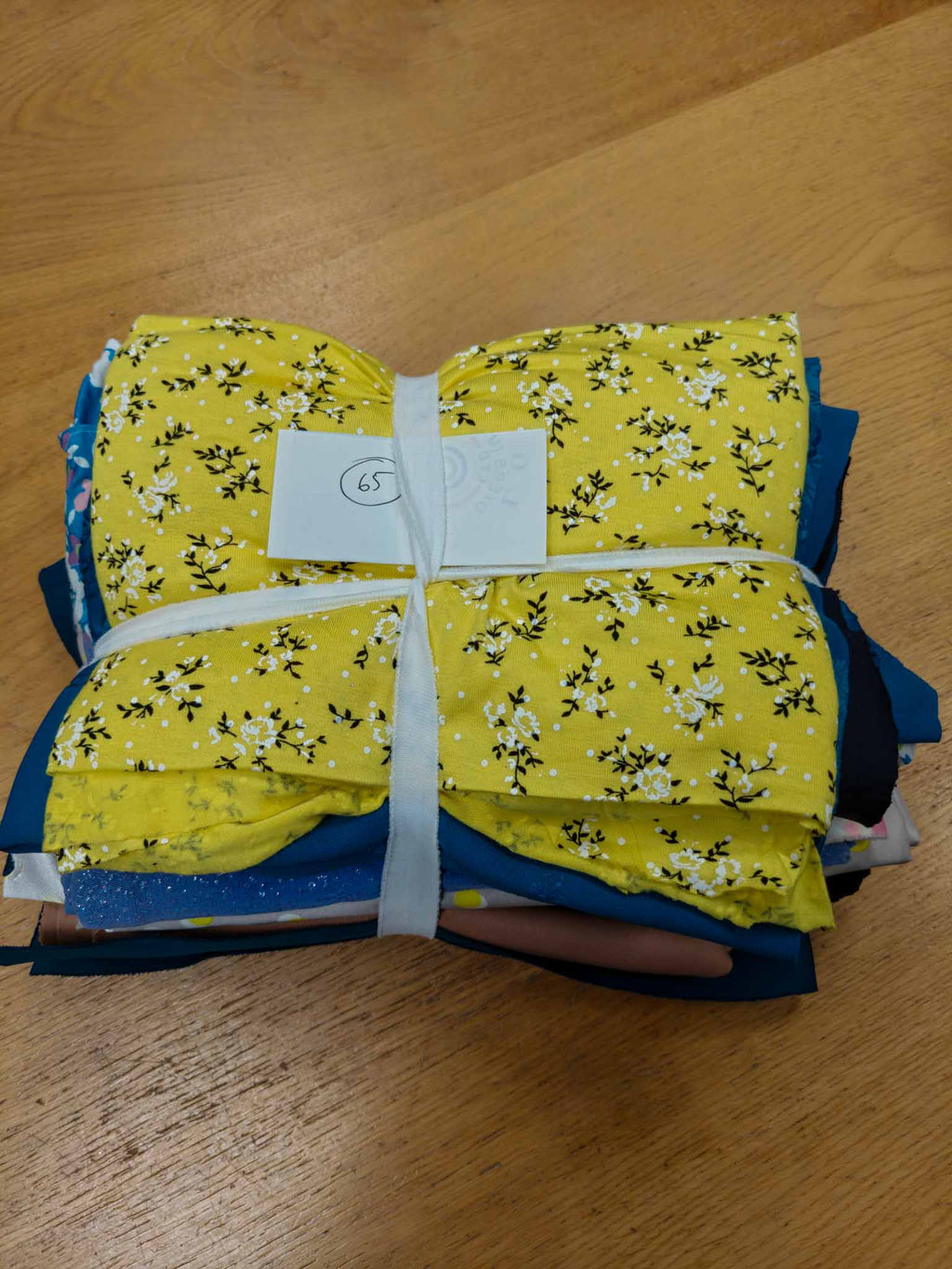Fabric Bundle - 2kg Assorted Fabrics - 4 metre+ equivalent