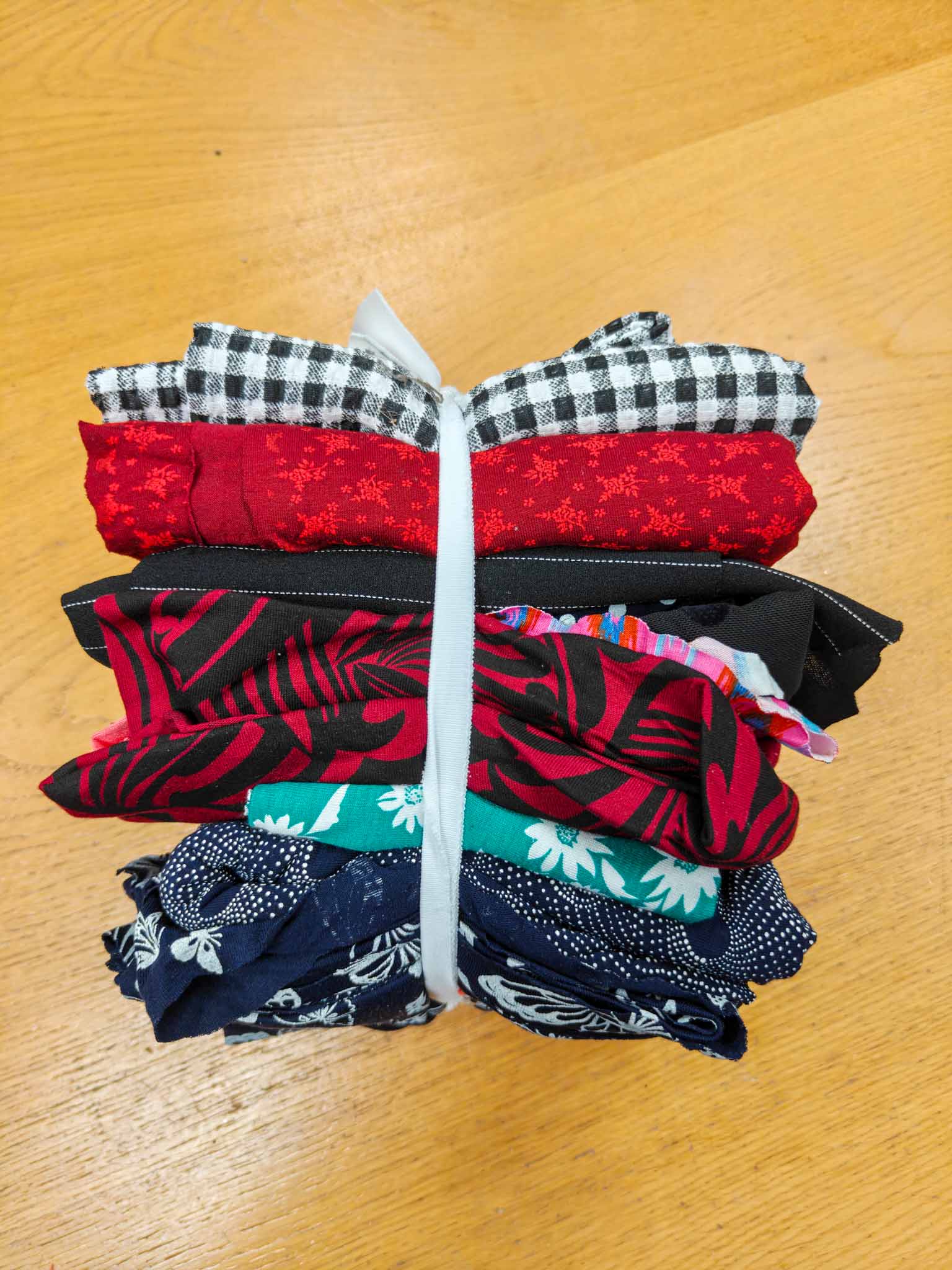 Fabric Bundle - 2kg Assorted Fabrics - 4 metre+ equivalent