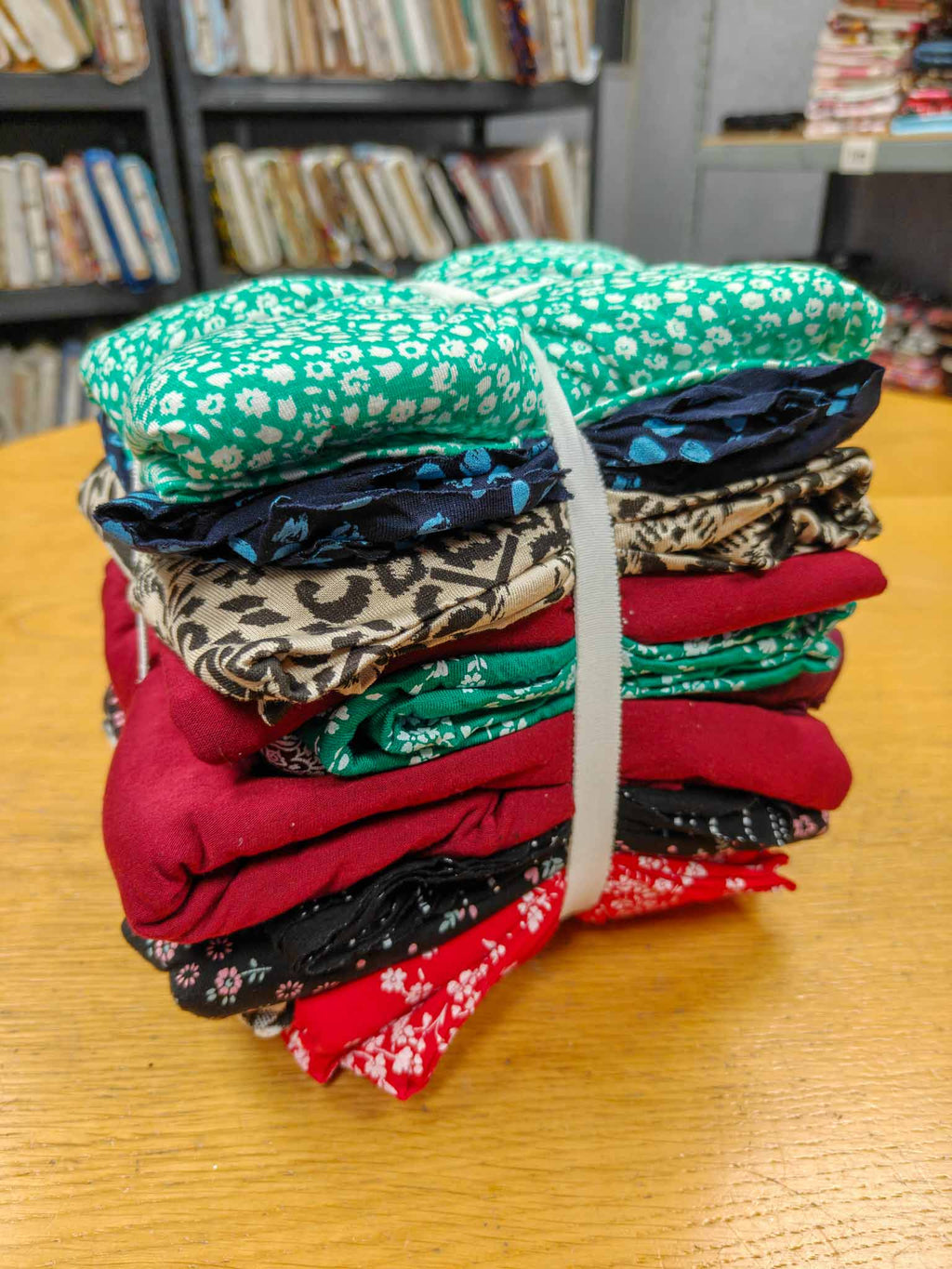 Fabric Bundle - 2kg Assorted Fabrics - 4 metre+ equivalent