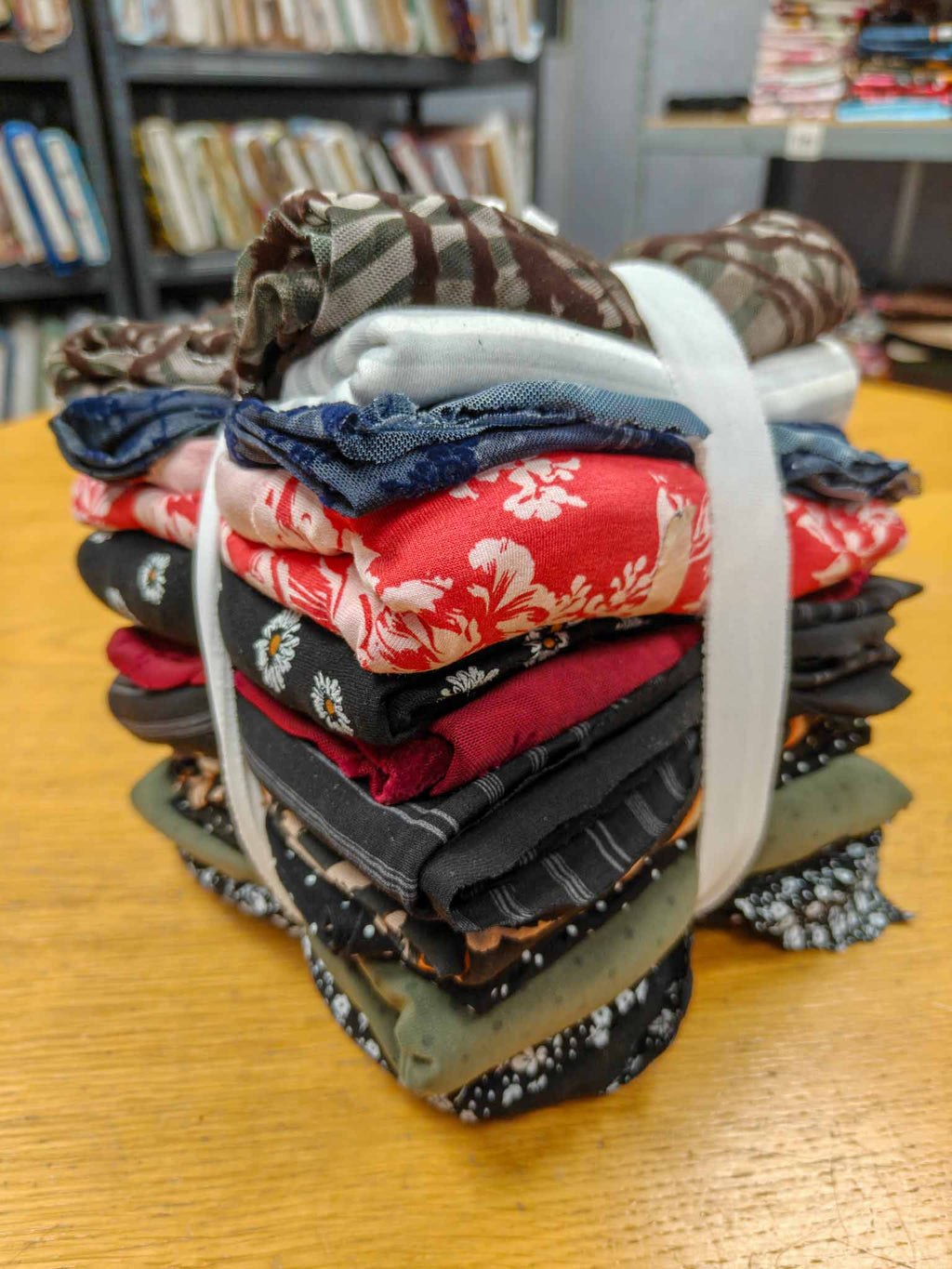 Fabric Bundle - 2kg Assorted Fabrics - 4 metre+ equivalent