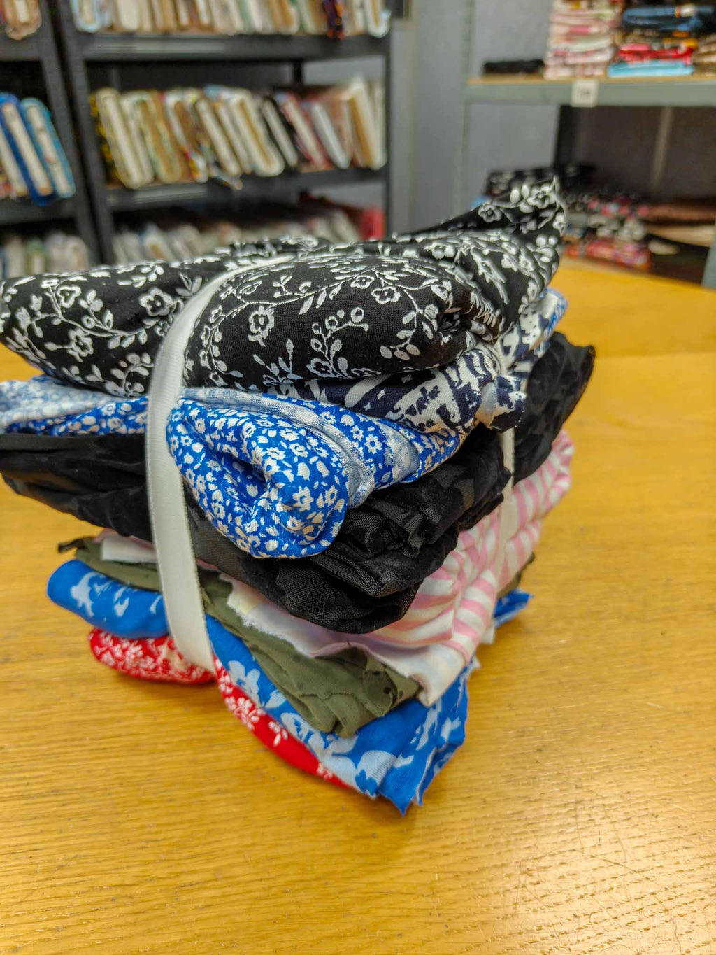 Fabric Bundle - 2kg Assorted Fabrics - 4 metre+ equivalent