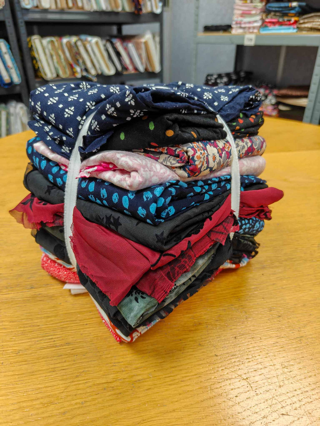 Fabric Bundle - 2kg Assorted Fabrics - 4 metre+ equivalent
