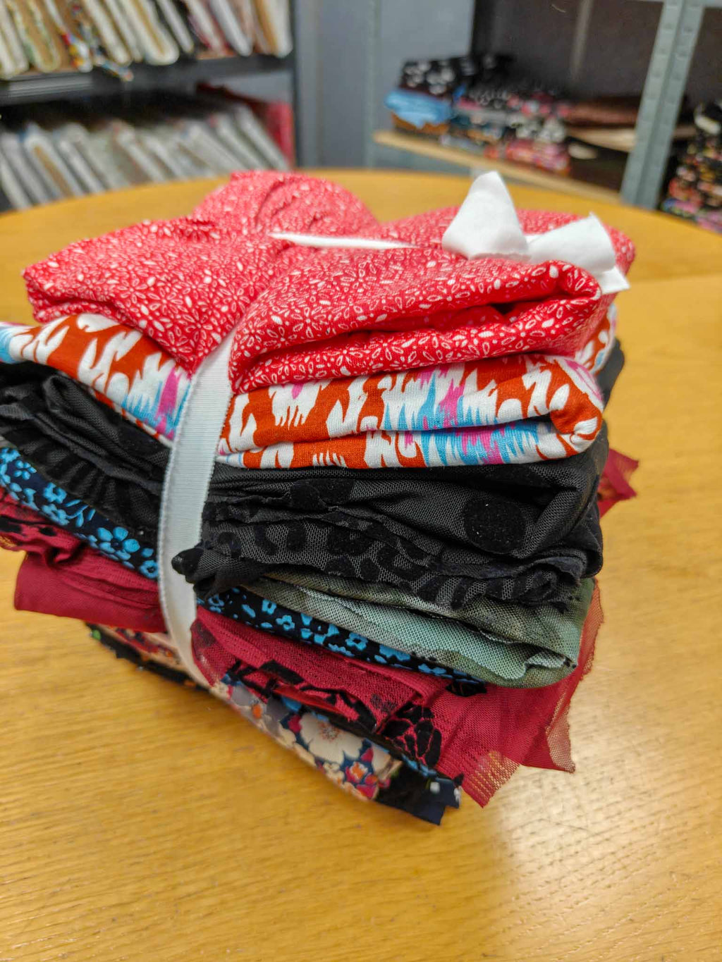 Fabric Bundle - 2kg Assorted Fabrics - 4 metre+ equivalent
