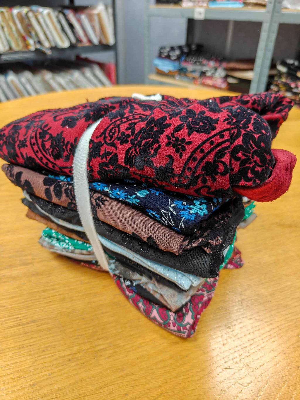 Fabric Bundle - 2kg Assorted Fabrics - 4 metre+ equivalent