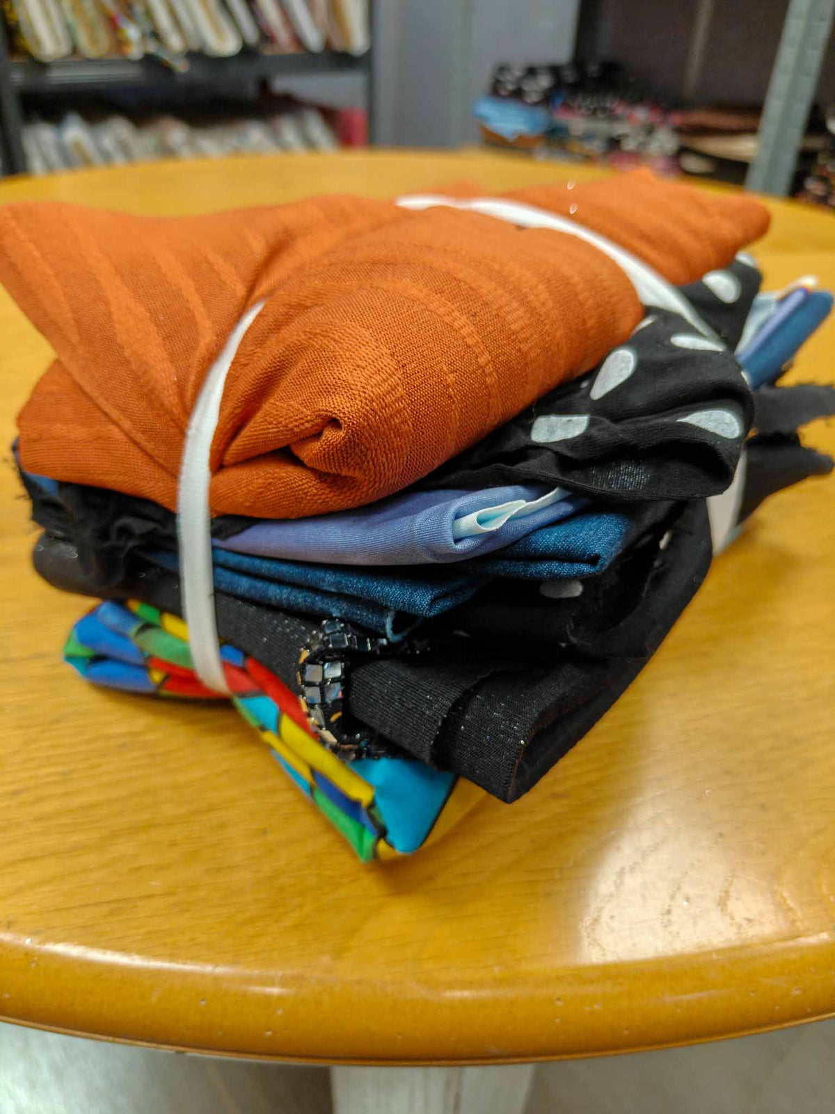 Fabric Bundle - 2kg Assorted Fabrics - 4 metre+ equivalent