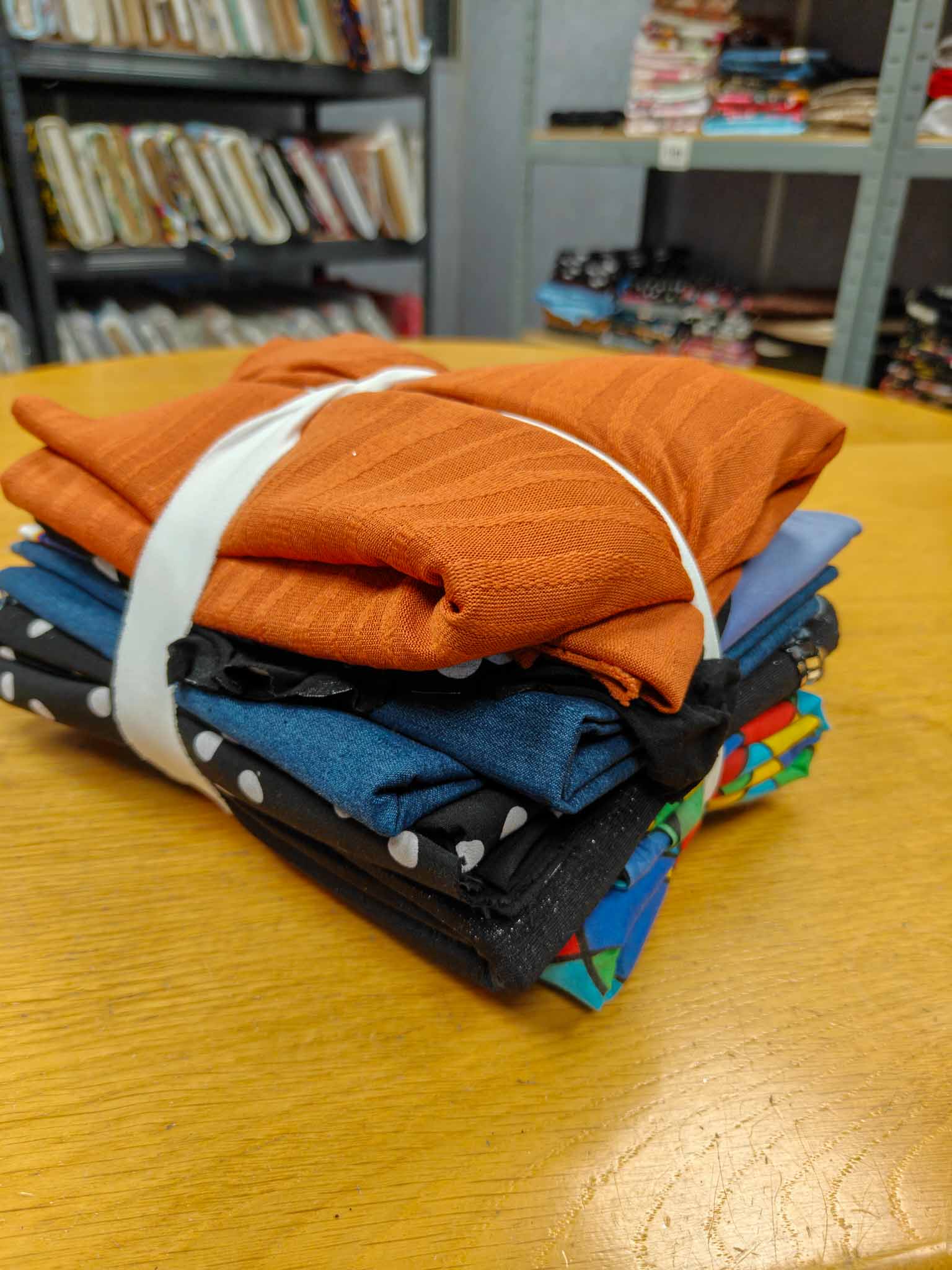 Fabric Bundle - 2kg Assorted Fabrics - 4 metre+ equivalent