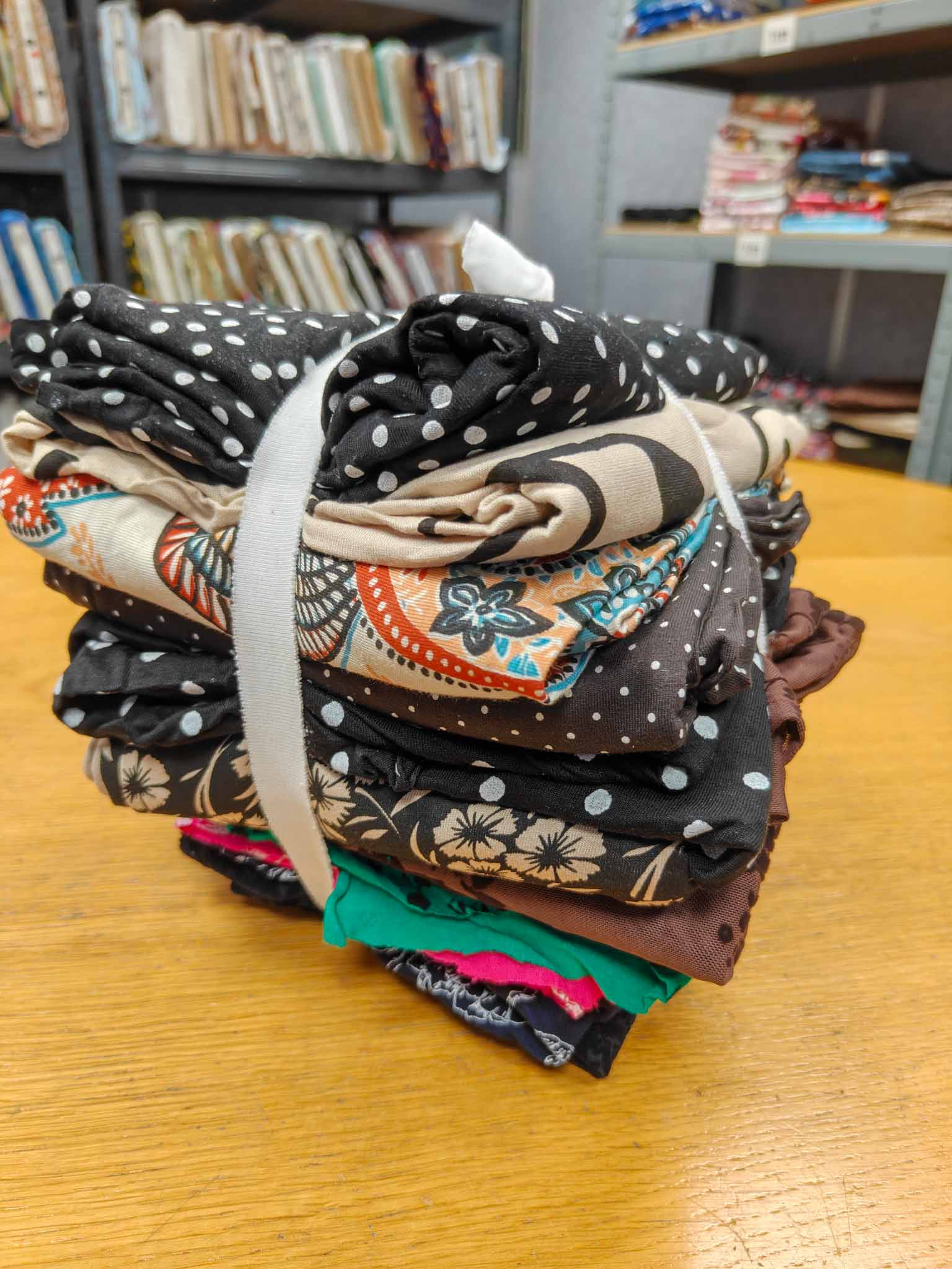 Fabric Bundle - 2kg Assorted Fabrics - 4 metre+ equivalent