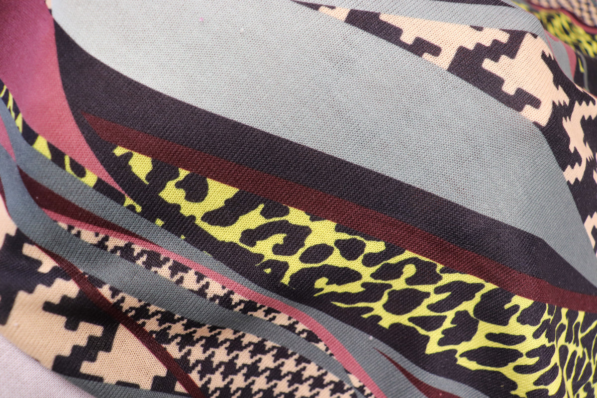 Abstract Animal Knitwear Fabric Dogtooth Leopard Swirl Print