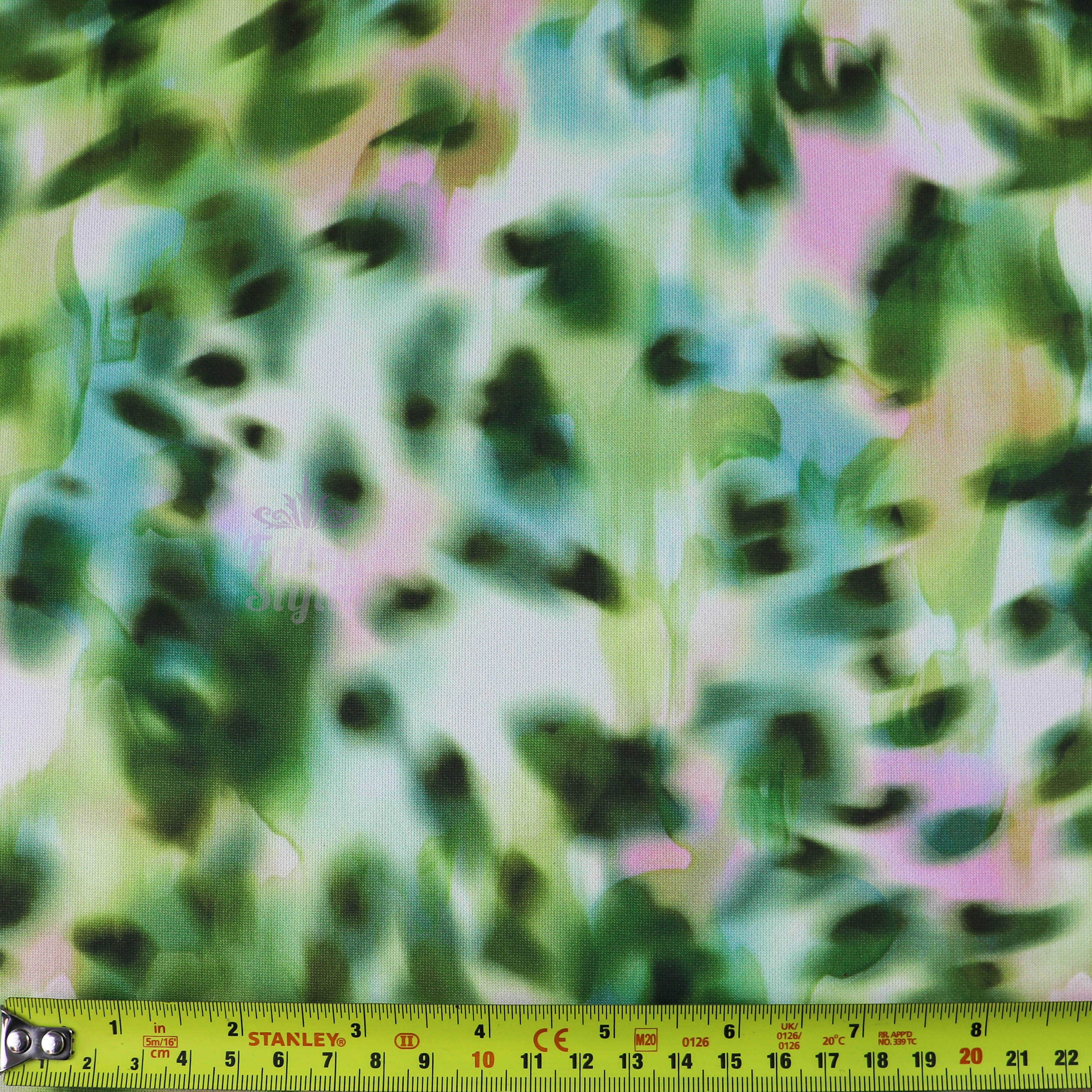 Blurred Safari Spots Scuba