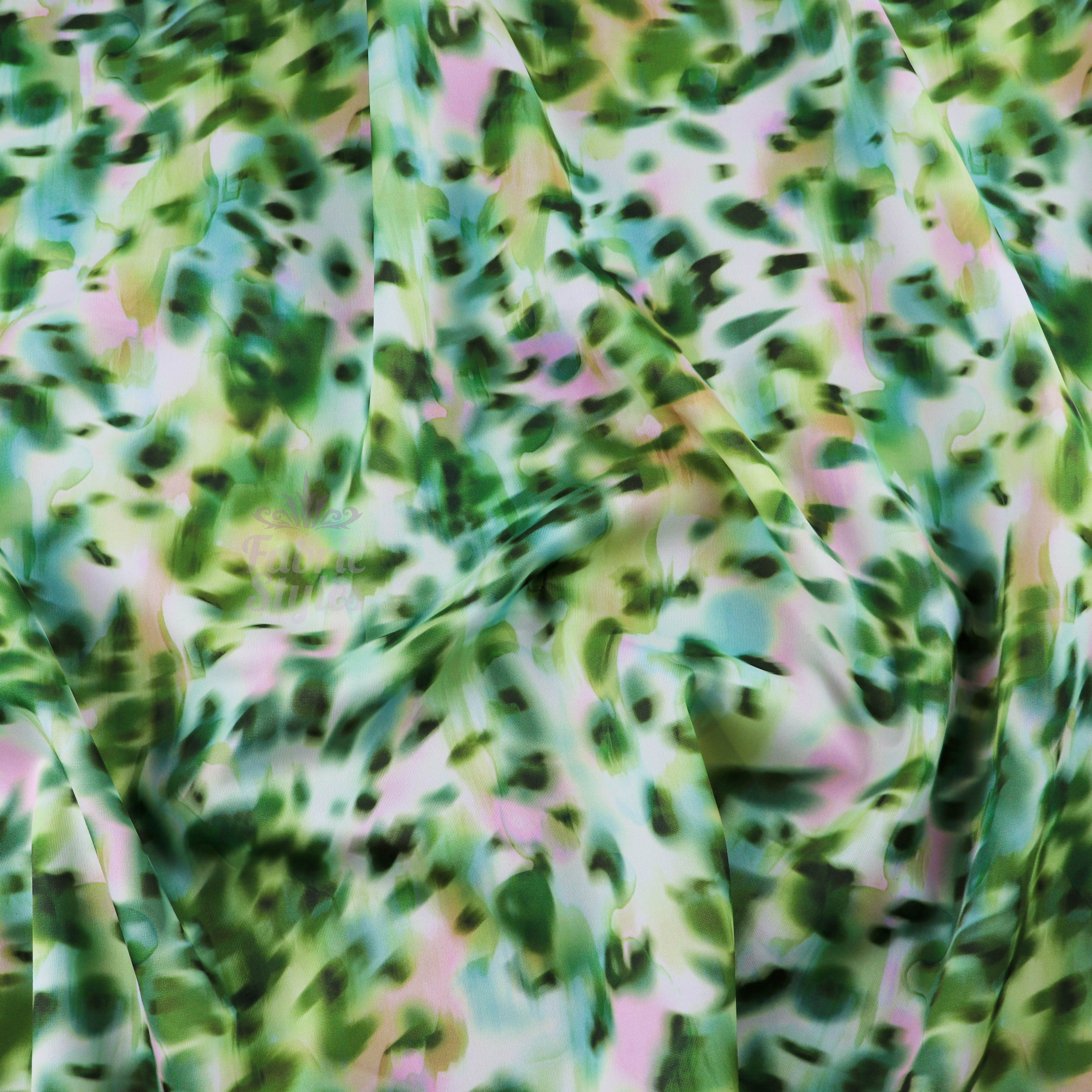 Blurred Safari Spots Scuba