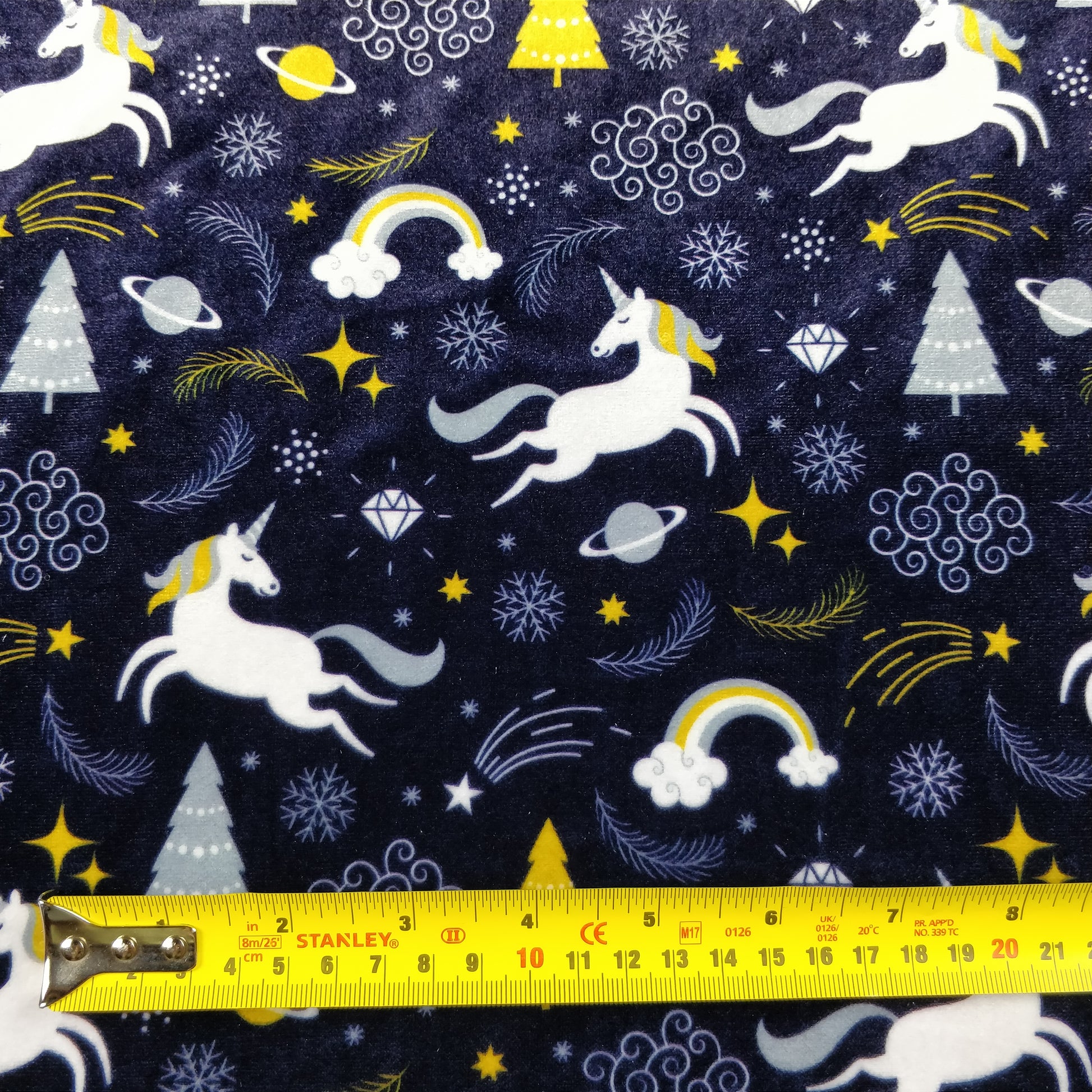 FS181_1 Xmas Unicorn | Fabric Styles