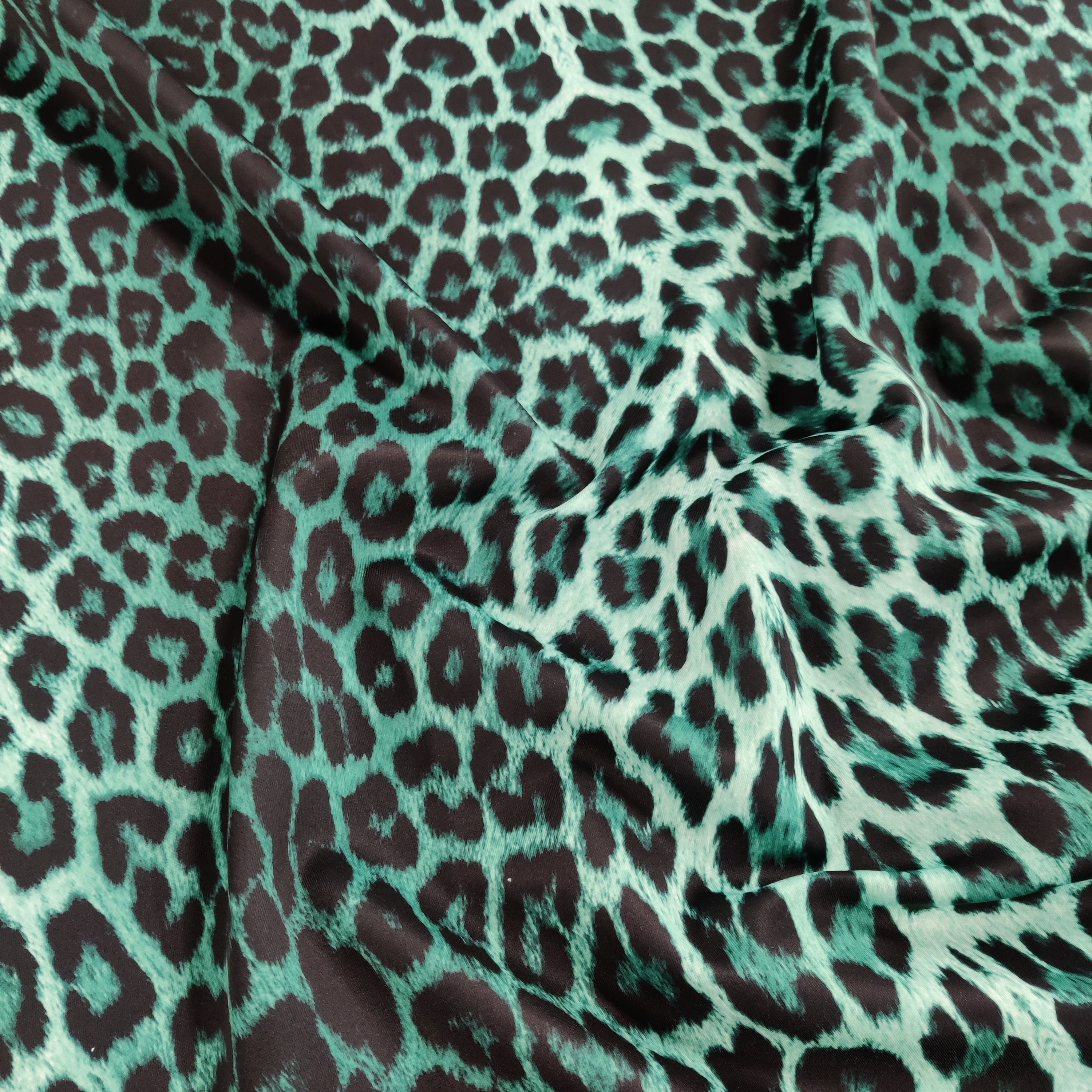 FS005_7 Green Leopard – Fabric Styles