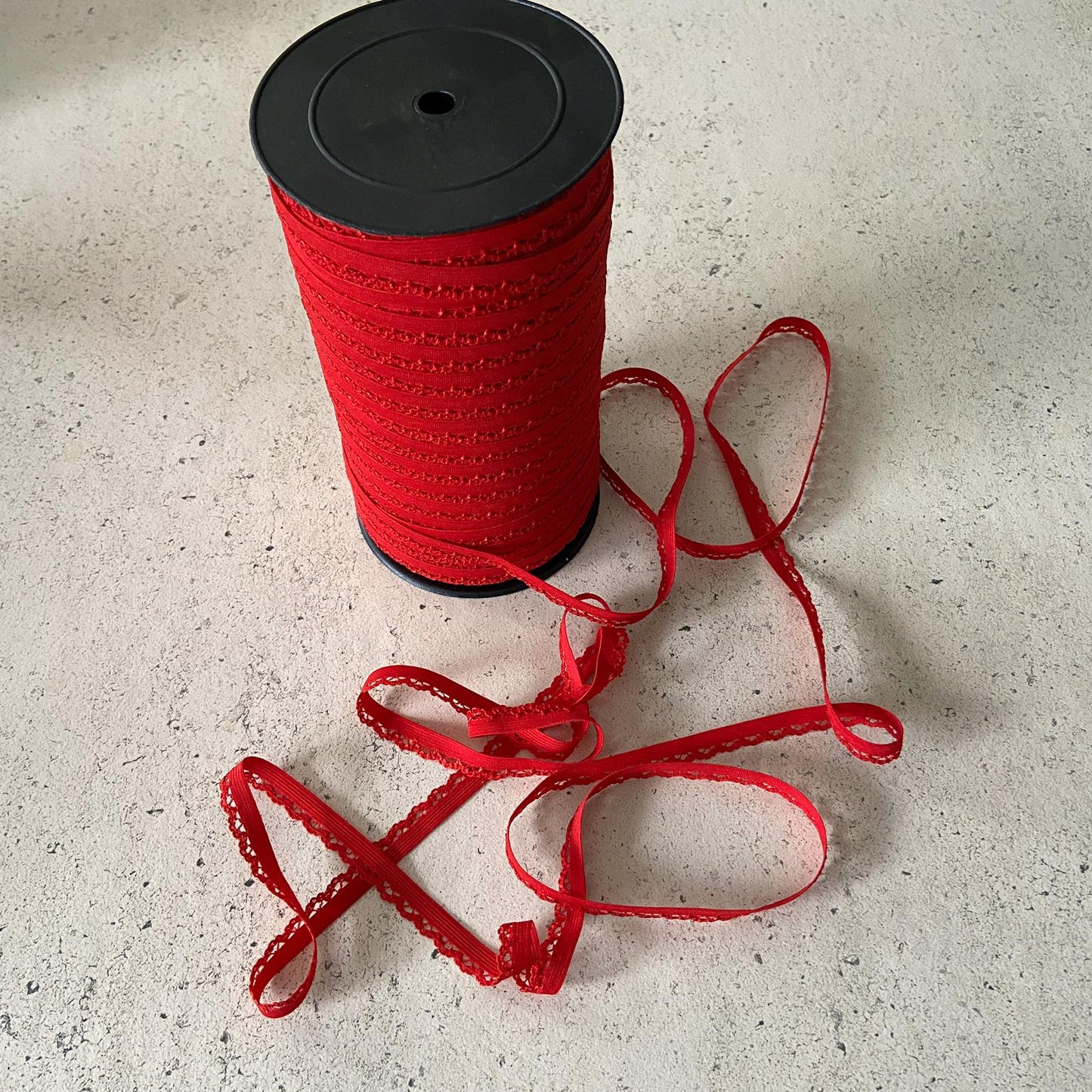 FS495 Elastic Lace Braid Trim Lingerie Crafts | Black, bra, drape, edge, Elastic, fashion fabric, FS495, Grey, haberdashery, Ivory, knickers, Lace, lingerie, making, pants, red, rose, sewing, Sky, trimming, trimmings | Fabric Styles